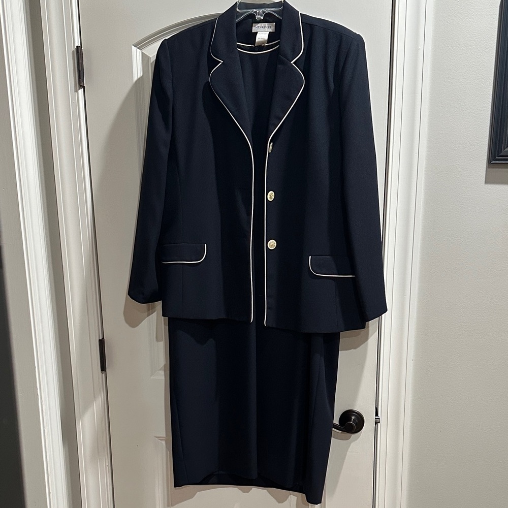 Elegant Black Midi Dress with Blazer